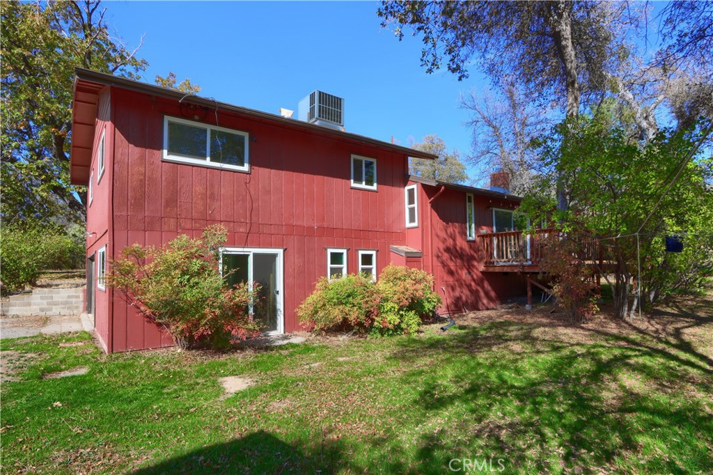 42896 E Country Club Dr, Oakhurst, CA 93644