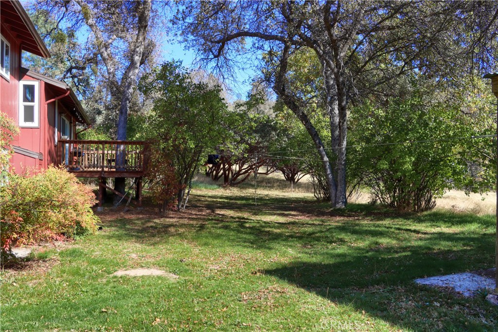 42896 E Country Club Dr, Oakhurst, CA 93644