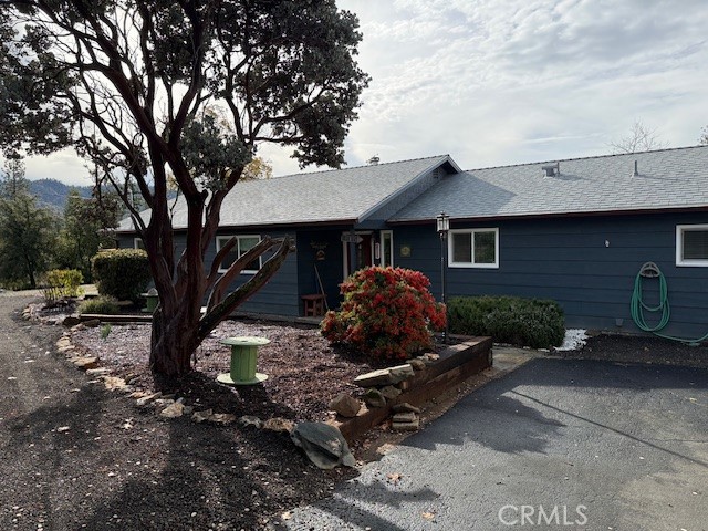 39468 Summit Dr, Oakhurst, CA 93644