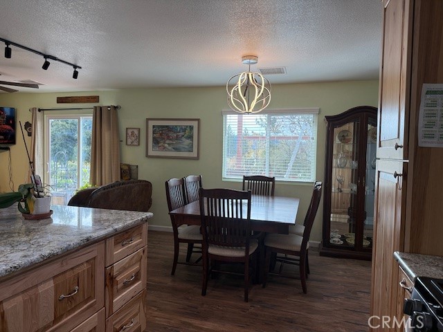 39468 Summit Dr, Oakhurst, CA 93644