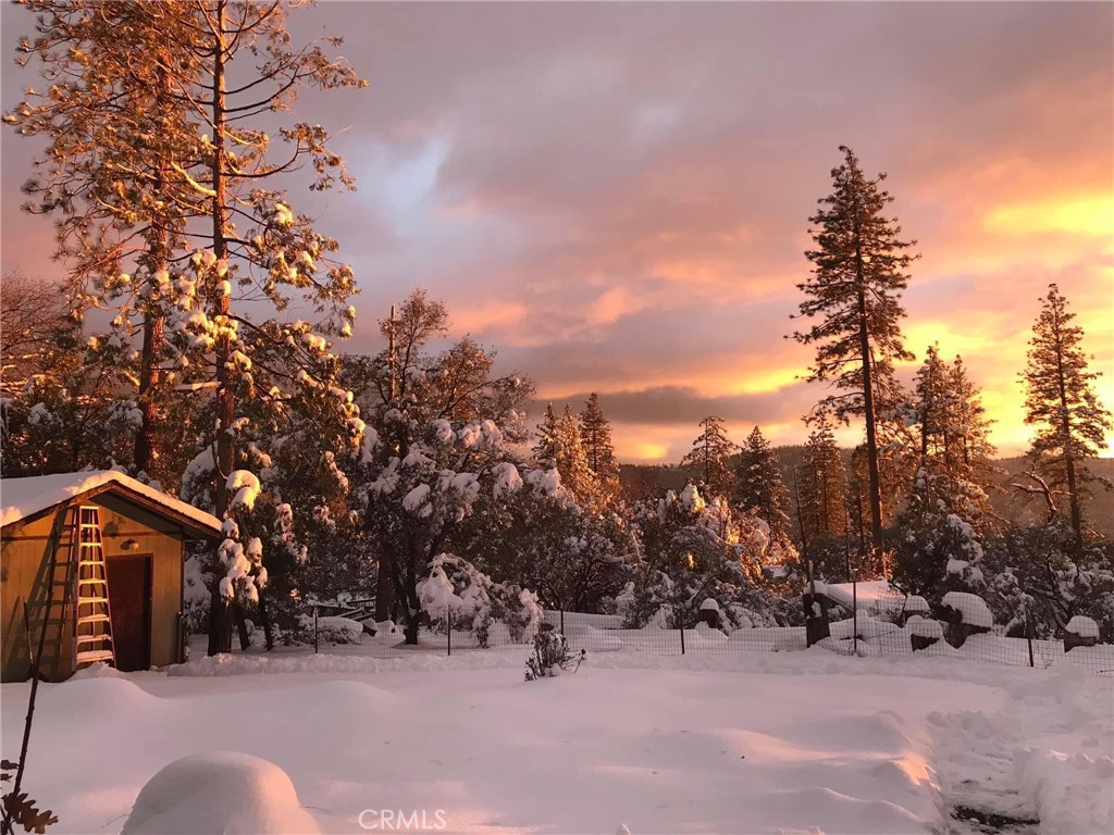 39468 Summit Dr, Oakhurst, CA 93644