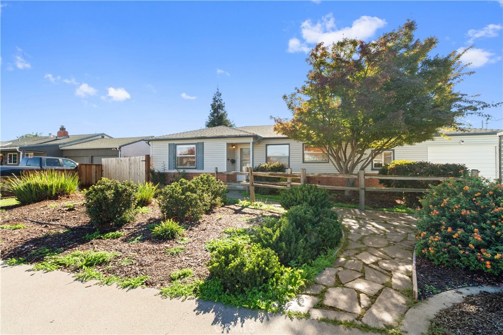 1421 Pontiac, Oakdale, CA 95361