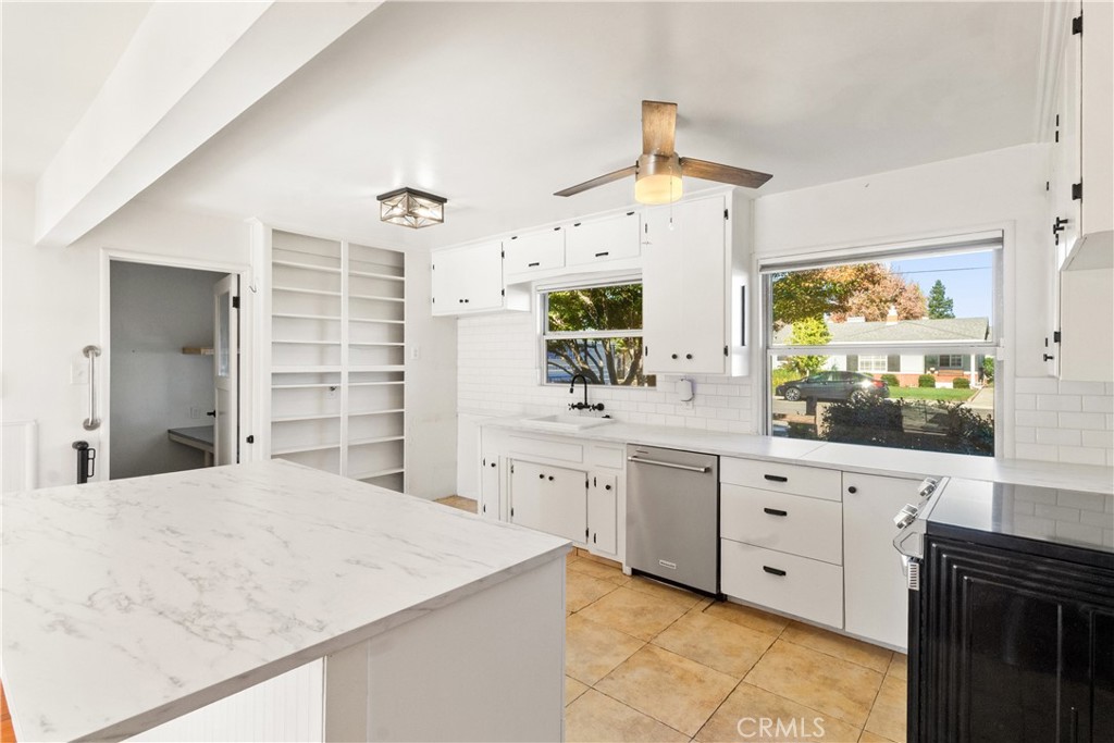 1421 Pontiac, Oakdale, CA 95361