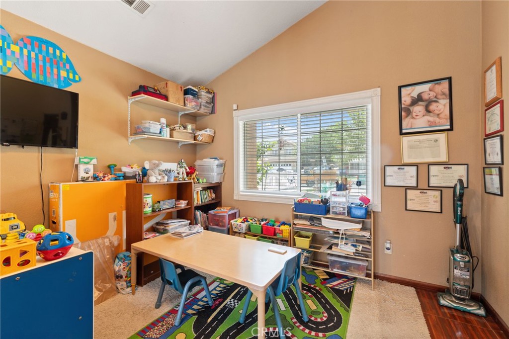 180 Cheney Ln, Coalinga, CA 93210