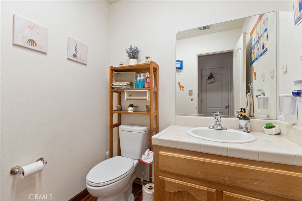 180 Cheney Ln, Coalinga, CA 93210