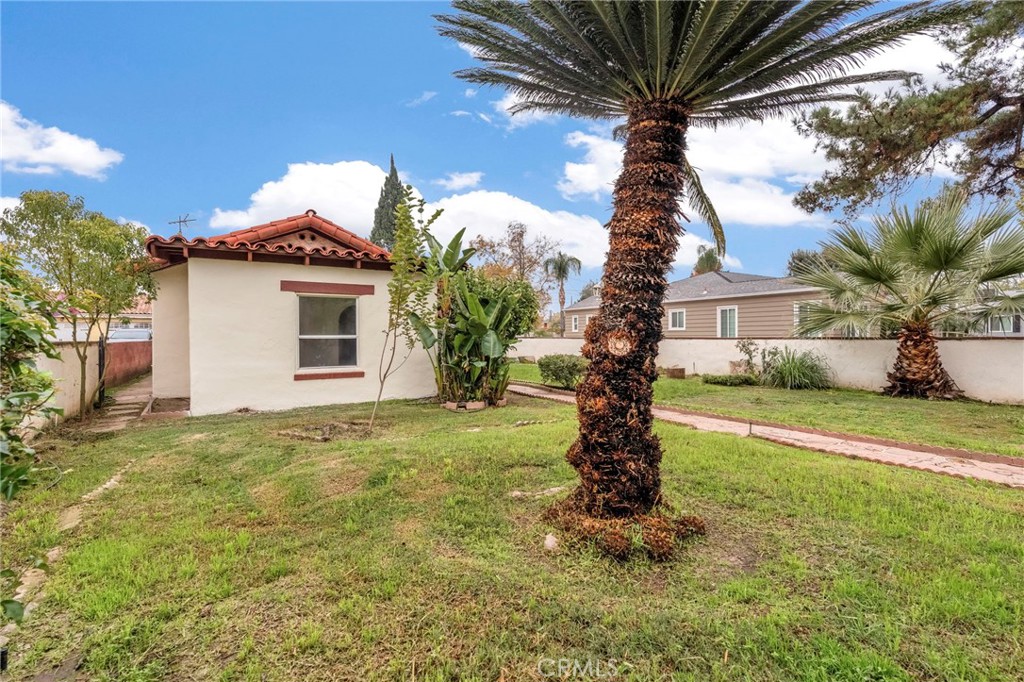 815 W Yosemite, Madera, CA 93637