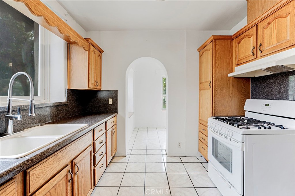 815 W Yosemite, Madera, CA 93637