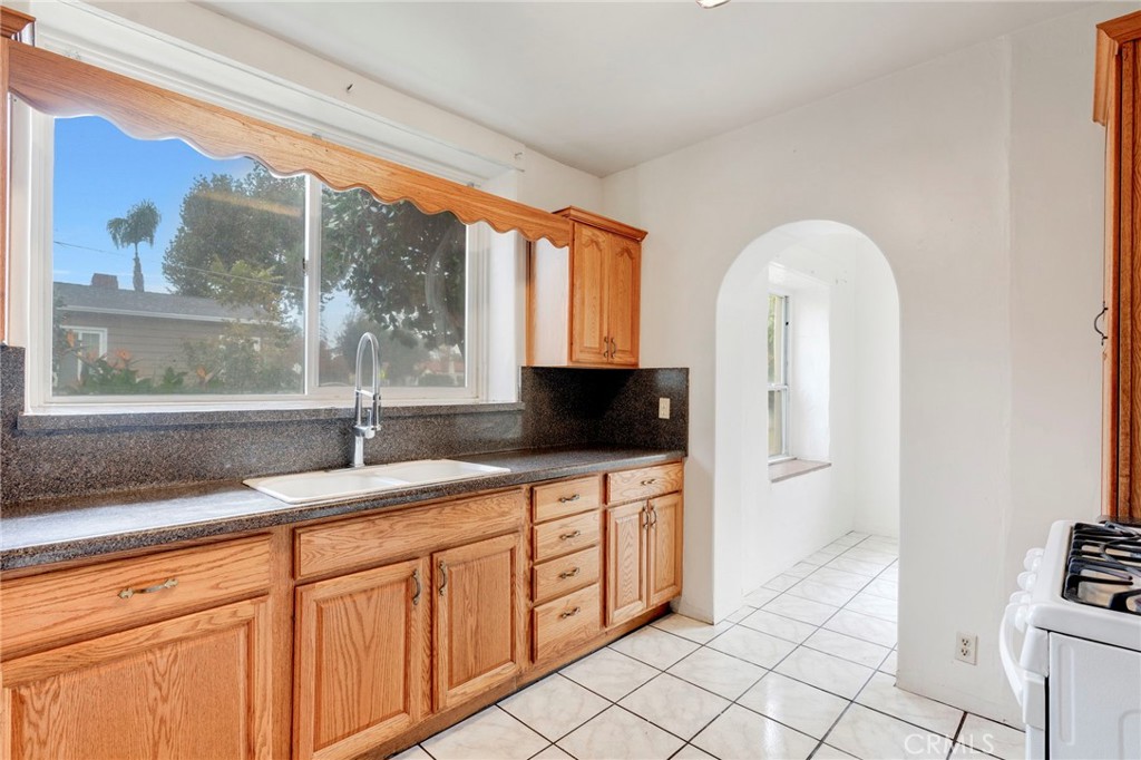 815 W Yosemite, Madera, CA 93637