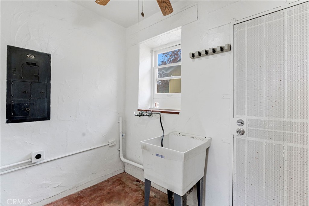 815 W Yosemite, Madera, CA 93637