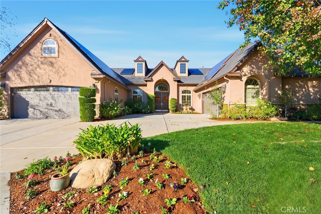 170 W Pioneer Way, Hanford, CA 93230