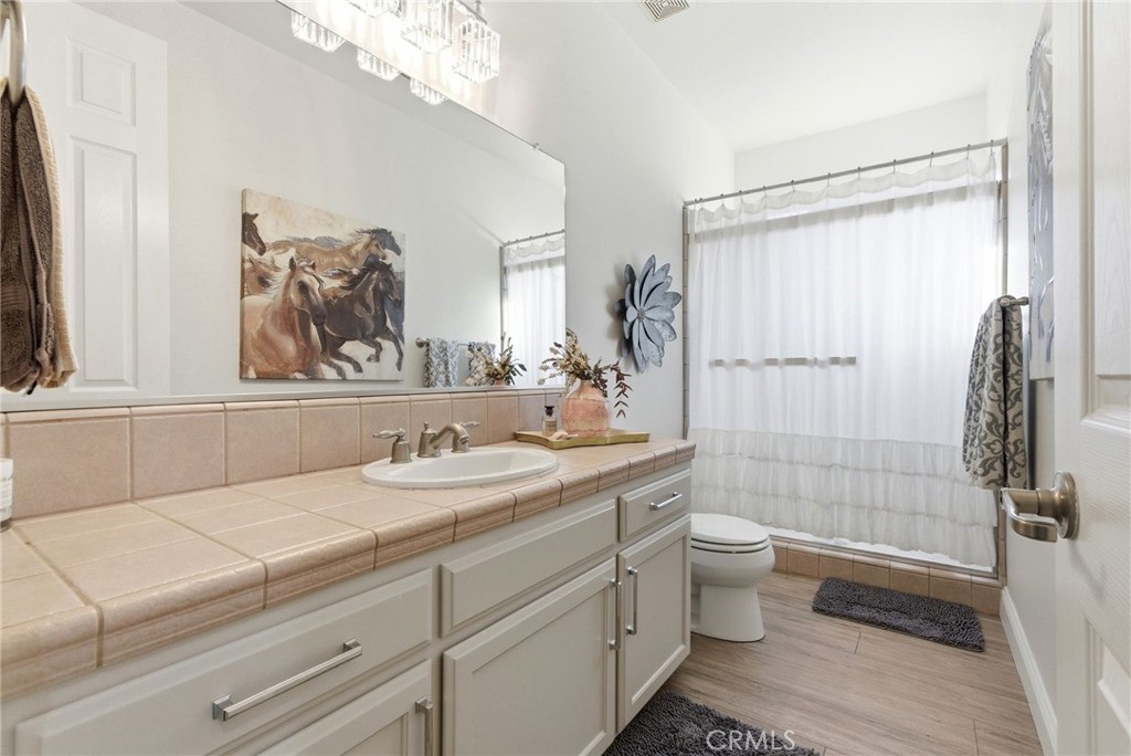 170 W Pioneer Way, Hanford, CA 93230