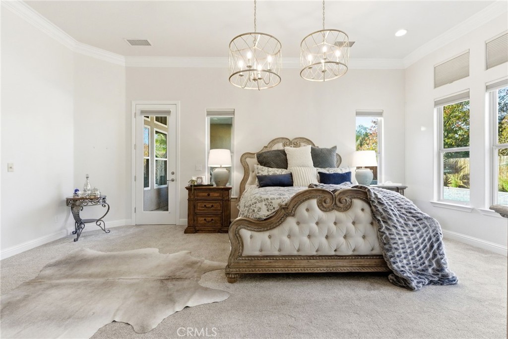 170 W Pioneer Way, Hanford, CA 93230