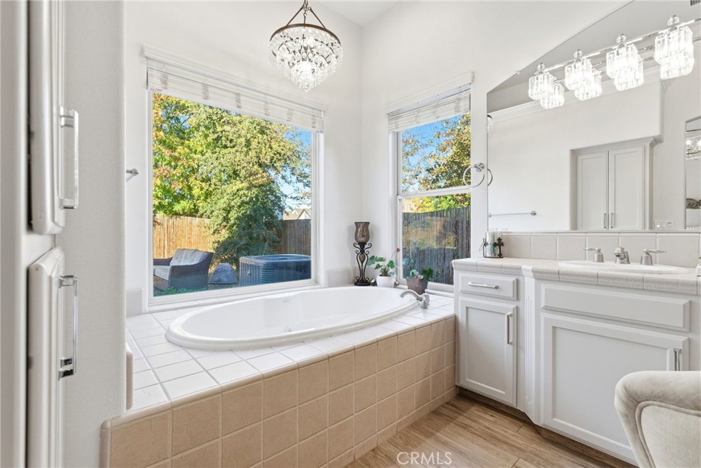 170 W Pioneer Way, Hanford, CA 93230