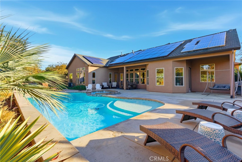 170 W Pioneer Way, Hanford, CA 93230