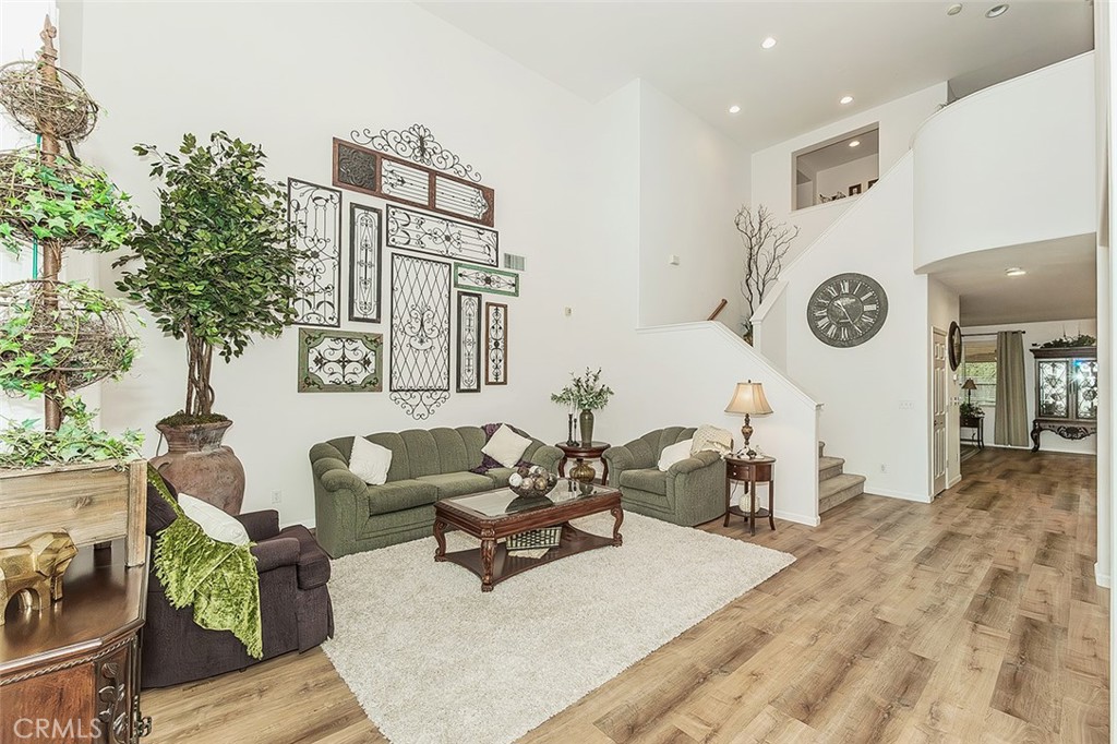 3046 Indianapolis, Clovis, CA 93619