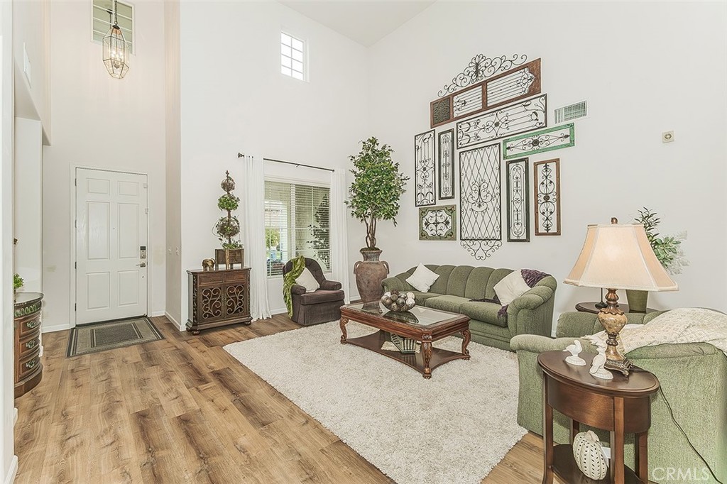 3046 Indianapolis, Clovis, CA 93619