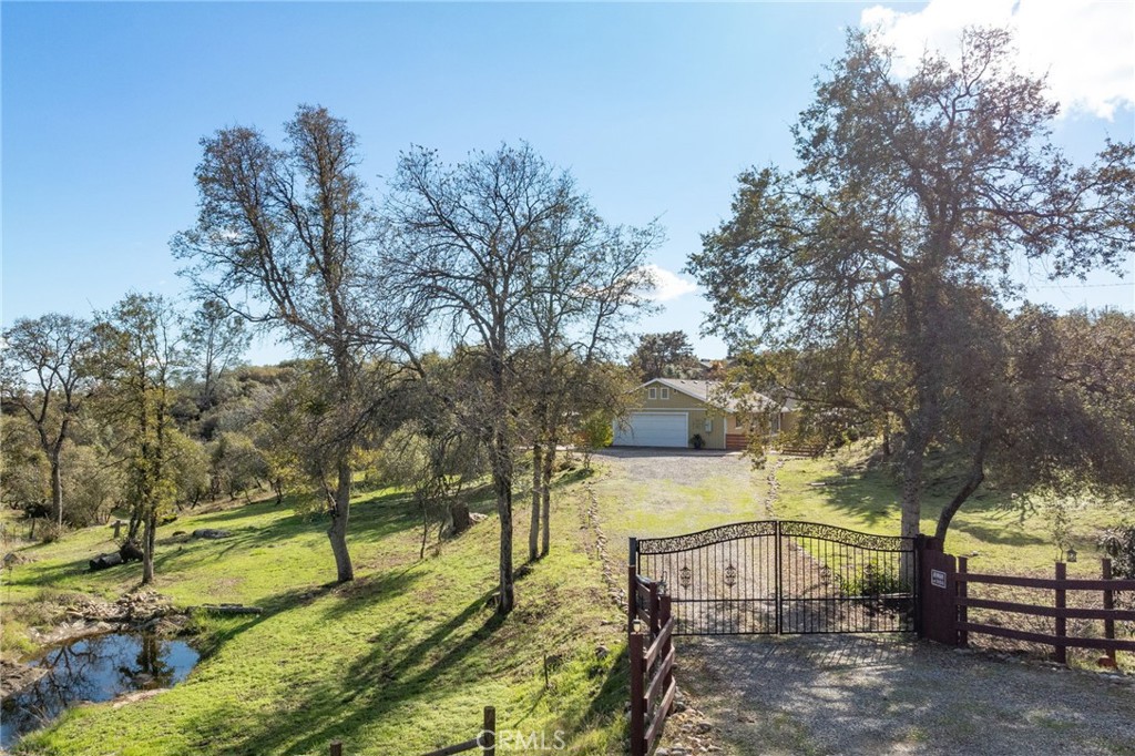 30301 E Longview Ln, Coarsegold, CA 93614