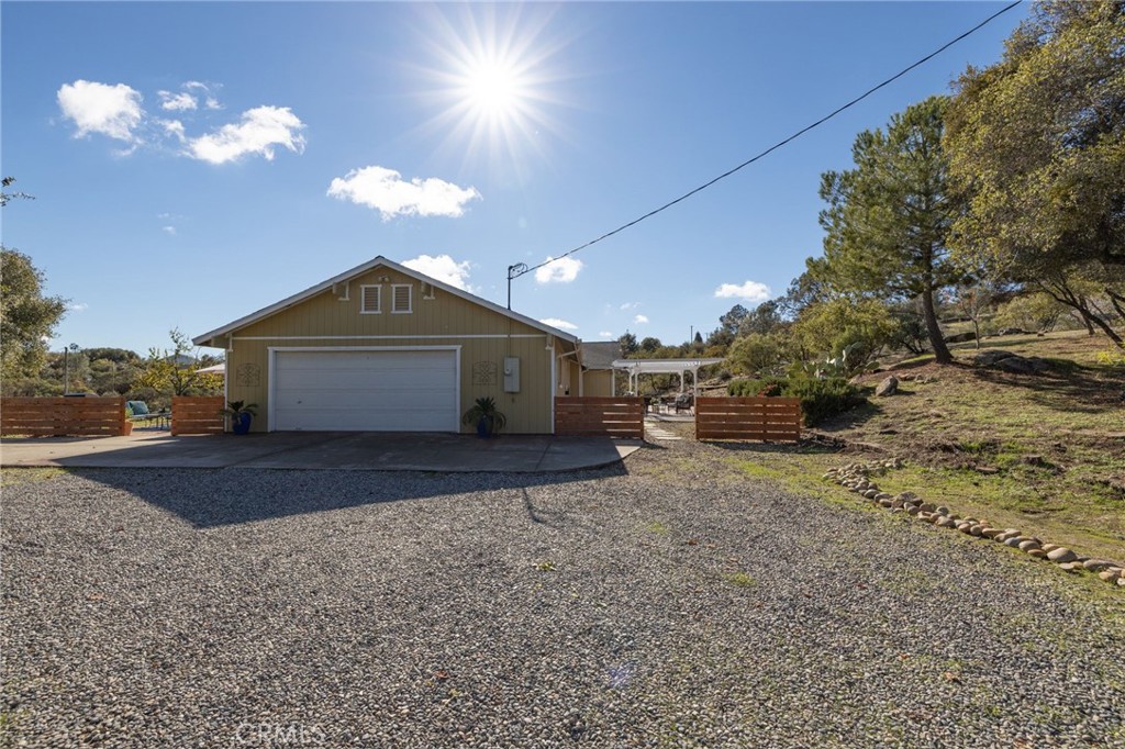 30301 E Longview Ln, Coarsegold, CA 93614