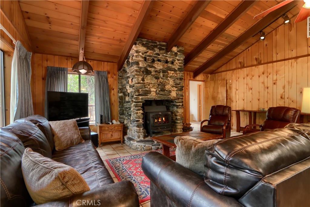 8041 Chilnualna Falls, Wawona, CA 95389