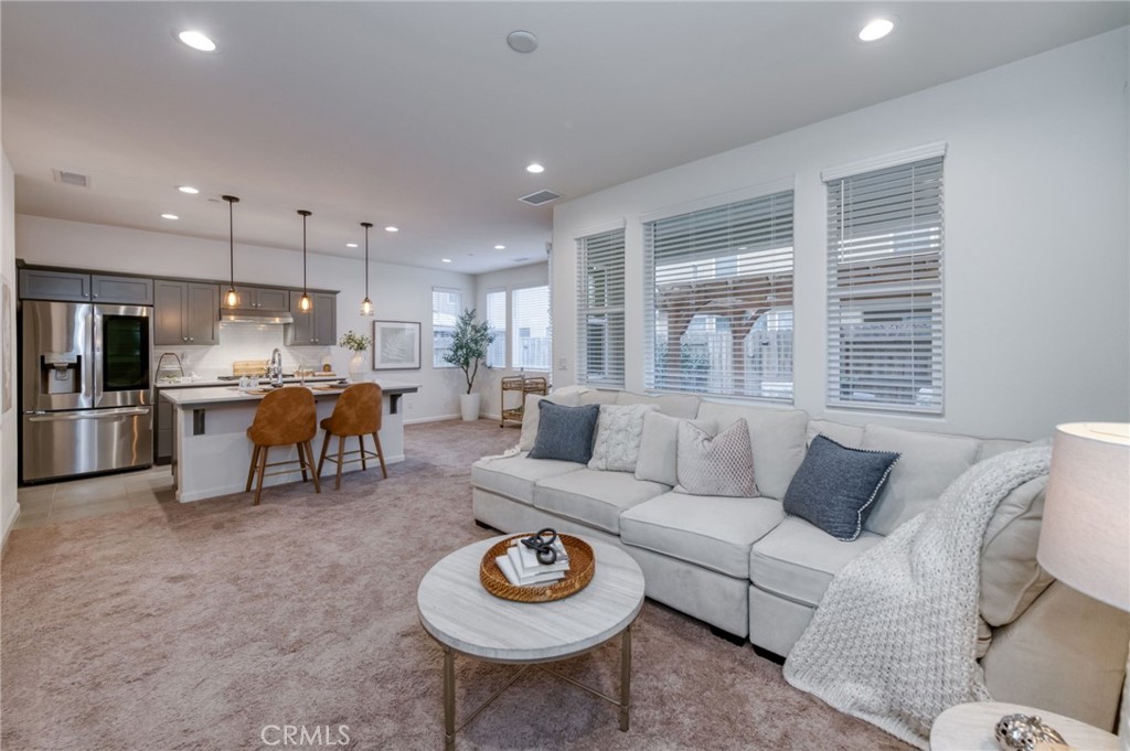 116 S Aria Ave, Madera, CA 93636