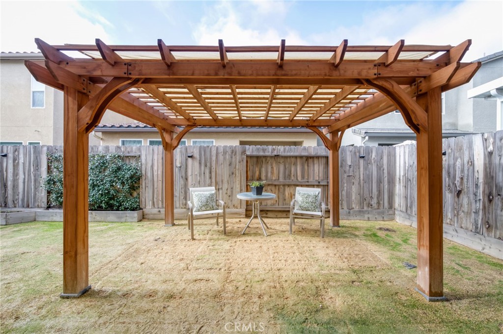 116 S Aria Ave, Madera, CA 93636