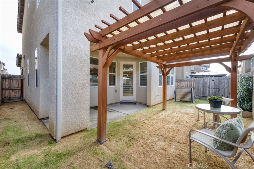 116 S Aria Ave, Madera, CA 93636