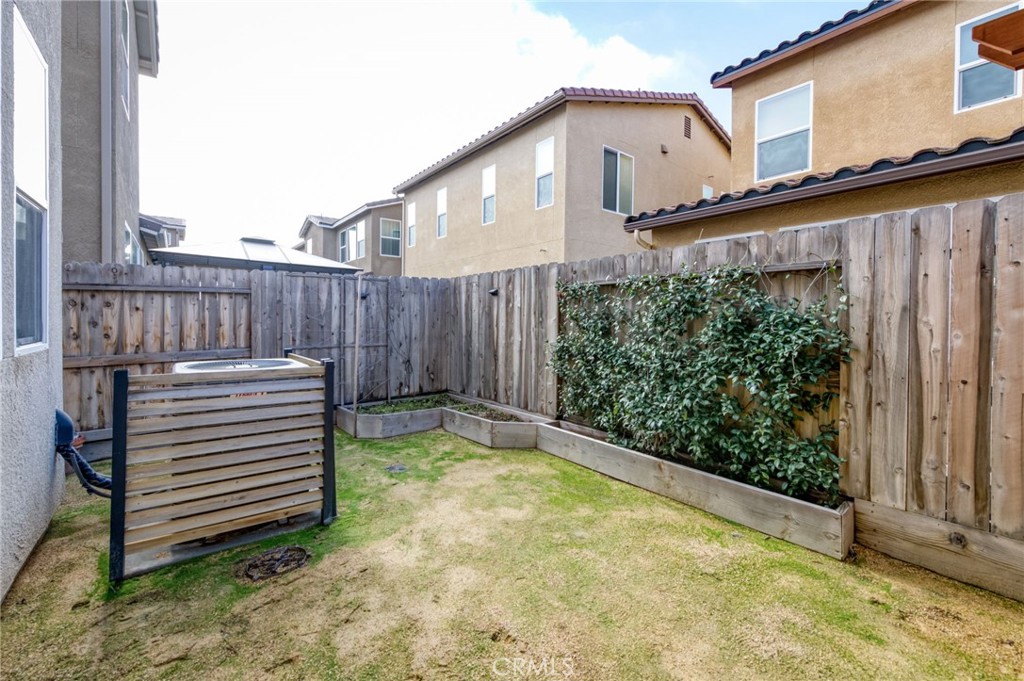 116 S Aria Ave, Madera, CA 93636