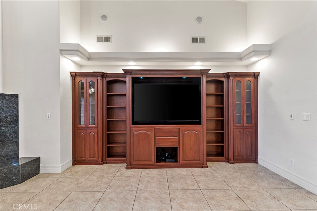 3255 Hollow, Madera, CA 93637