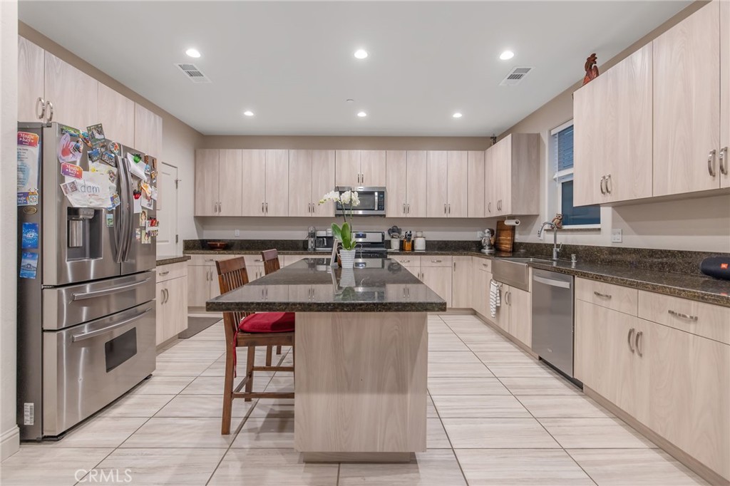 3433 W Milan, Visalia, CA 93277
