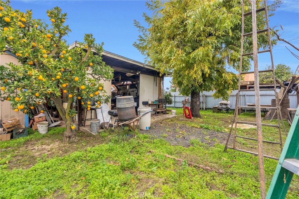 2463 Thompson, Selma, CA 93662