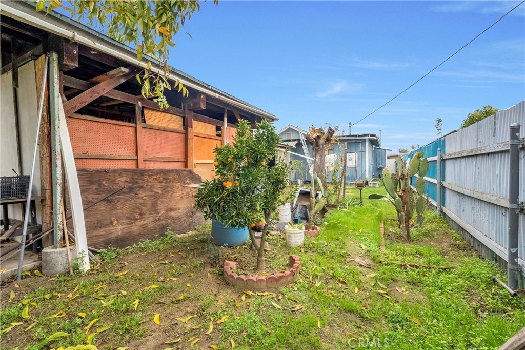 2463 Thompson, Selma, CA 93662