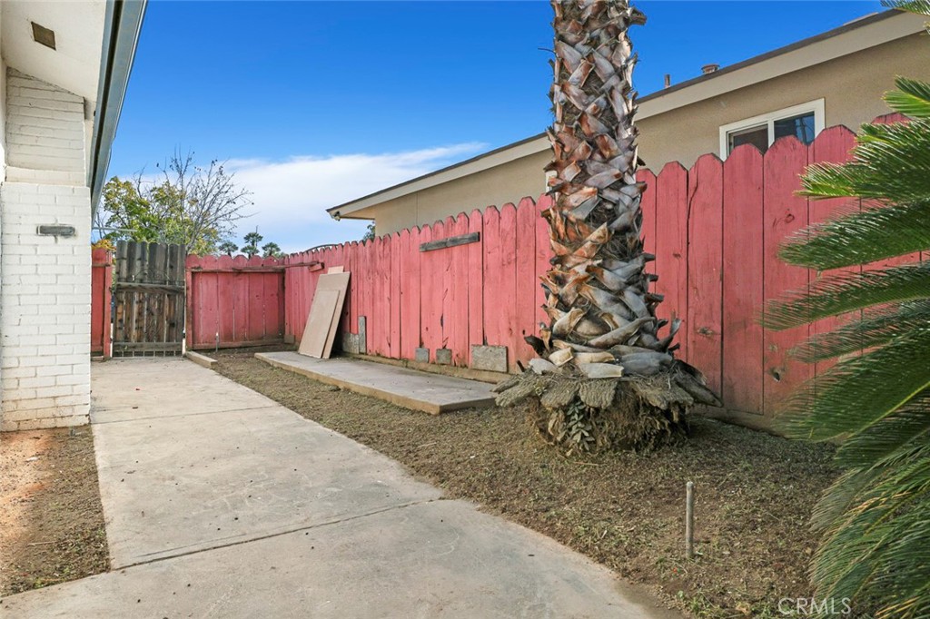 6513 N Anna, Fresno, CA 93710