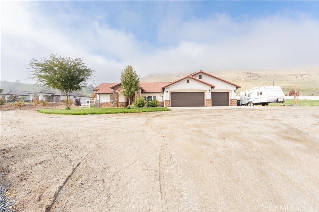16605 Deer Creek Dr, Springville, CA 93265