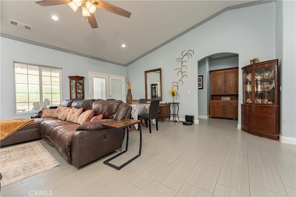 16605 Deer Creek Dr, Springville, CA 93265