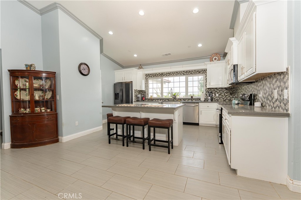 16605 Deer Creek Dr, Springville, CA 93265