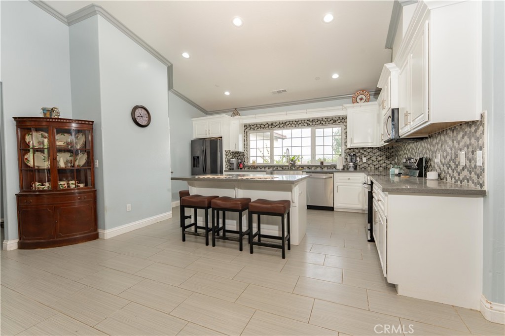 16605 Deer Creek Dr, Springville, CA 93265