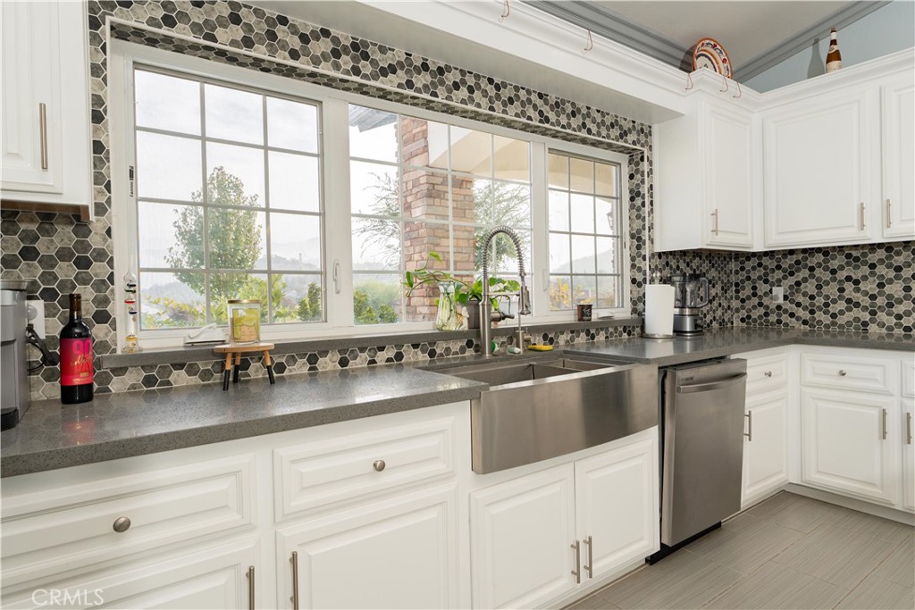 16605 Deer Creek Dr, Springville, CA 93265