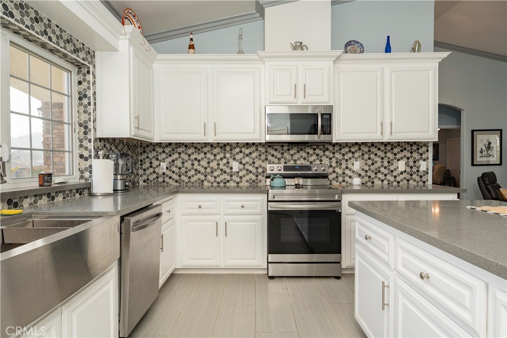 16605 Deer Creek Dr, Springville, CA 93265