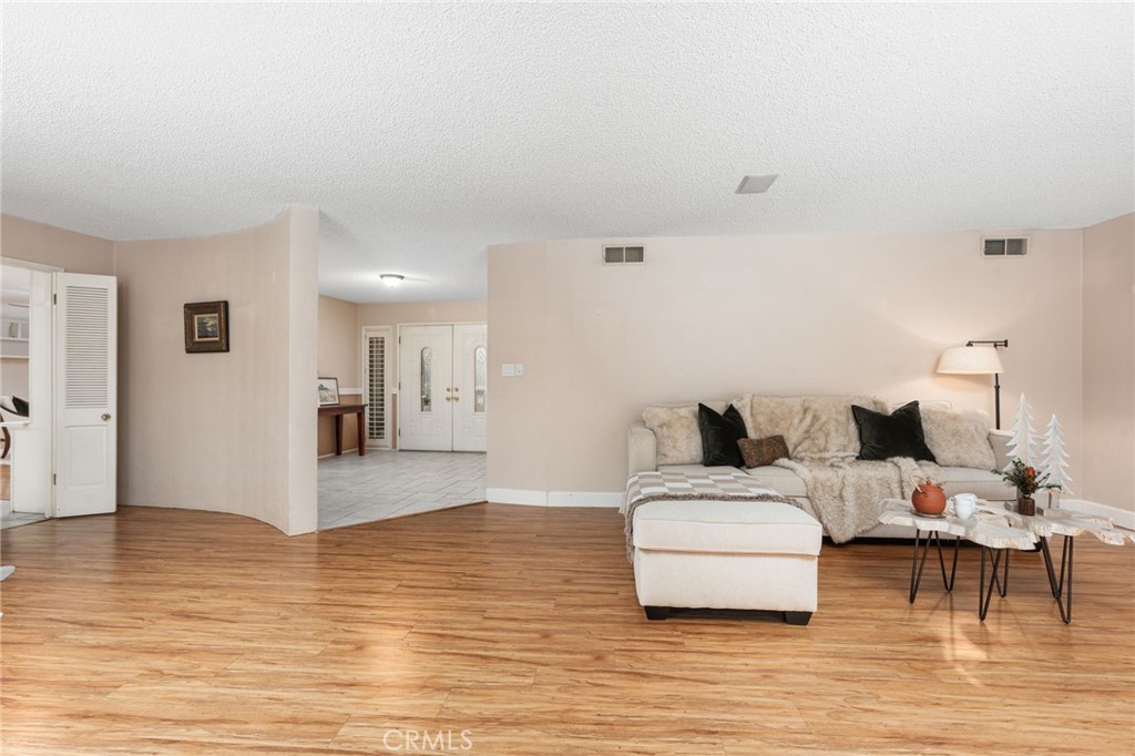 1011 Wyoming Dr, Merced, CA 95340