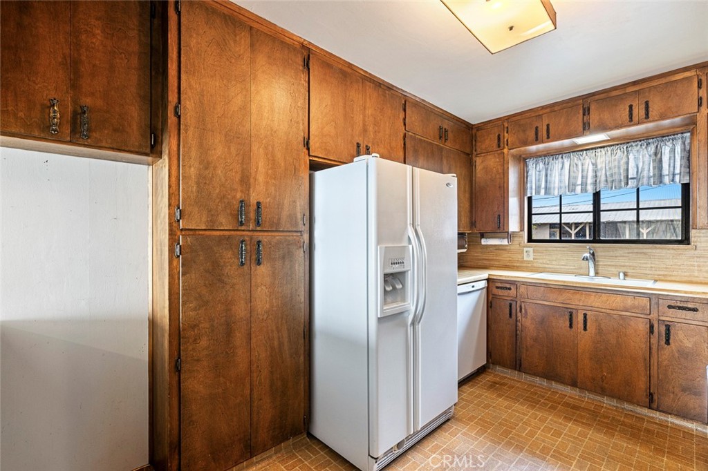 183 Harrison, Coalinga, CA 93210