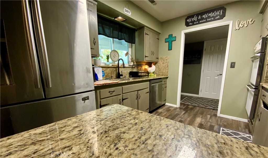 48833 Rock Point Rd, Oakhurst, CA 93644