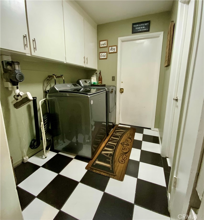 48833 Rock Point Rd, Oakhurst, CA 93644