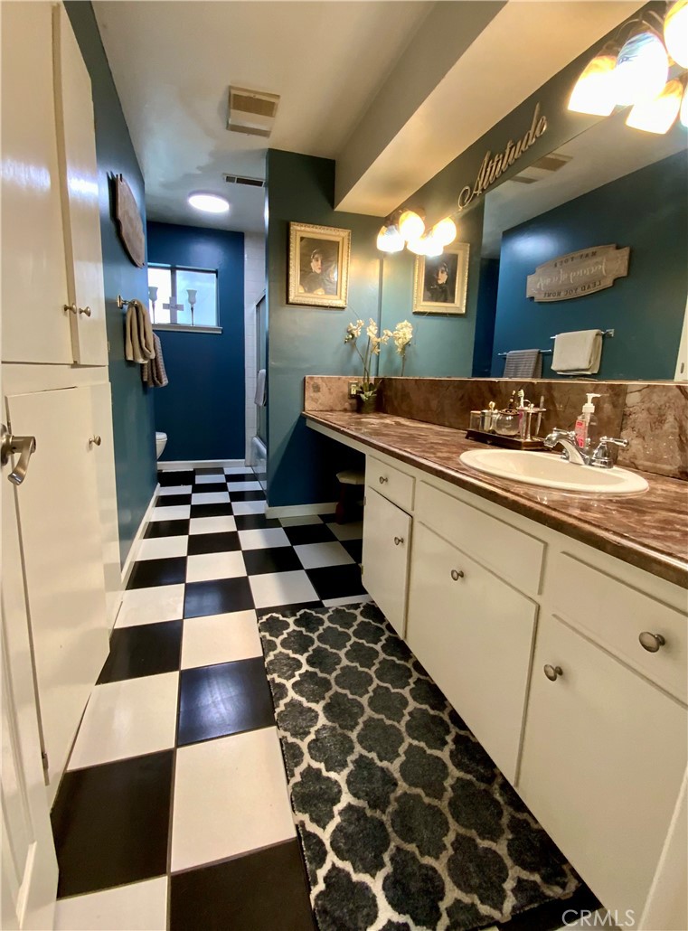 48833 Rock Point Rd, Oakhurst, CA 93644