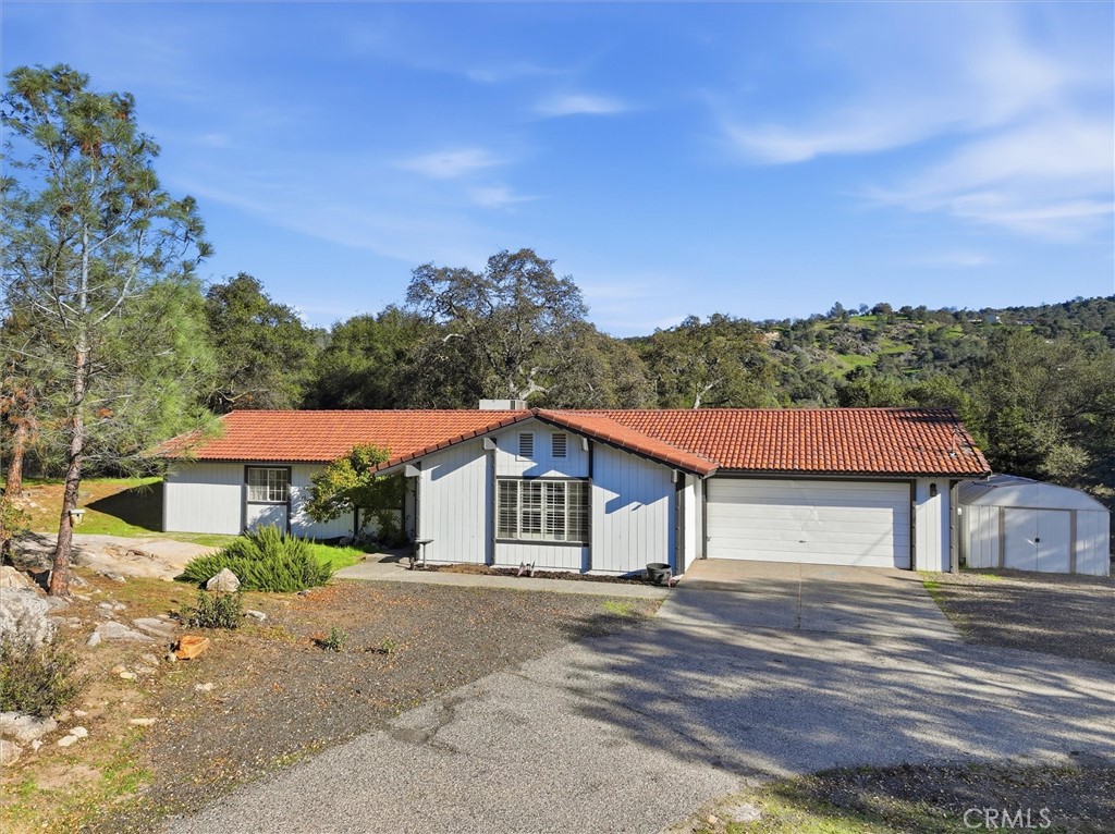 31083 Moccassin Ct, Coarsegold, CA 93614