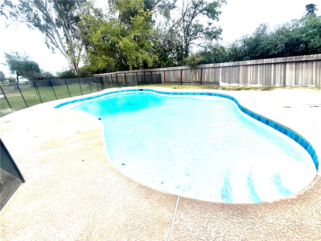 10326 10326 N N Fowler Ave, Clovis, CA 93619