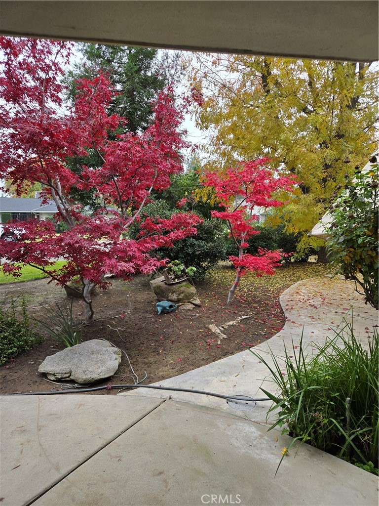 5867 E Club View, Fresno, CA 93727