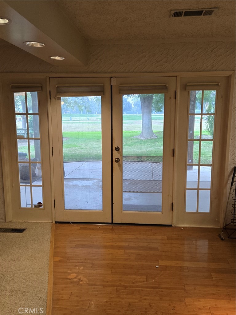 5867 E Club View, Fresno, CA 93727