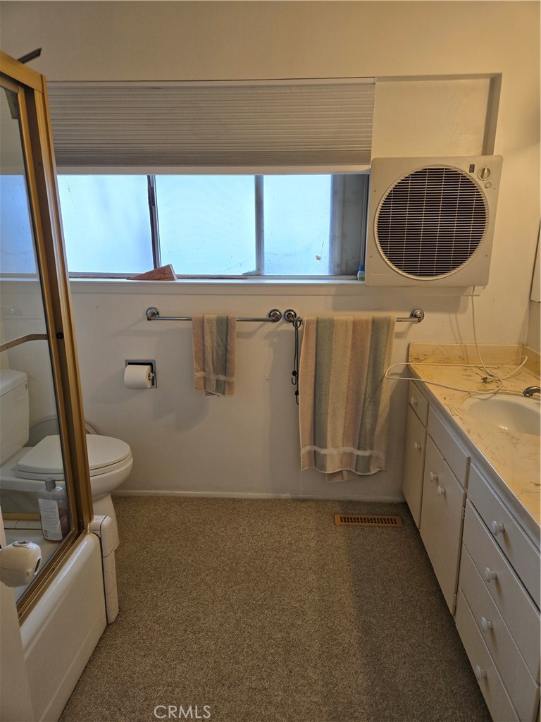 5867 E Club View, Fresno, CA 93727