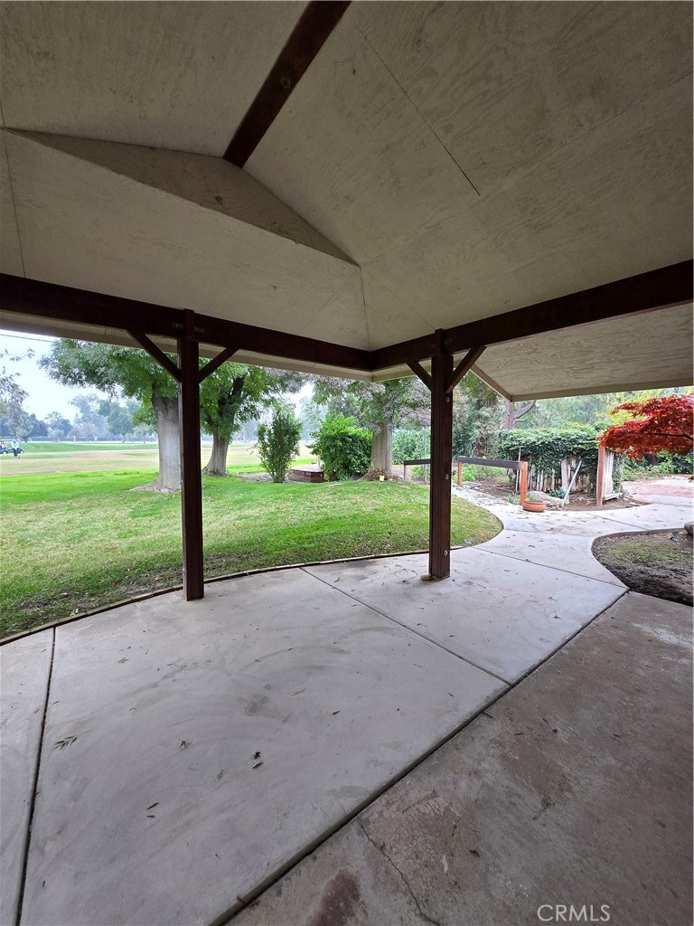 5867 E Club View, Fresno, CA 93727