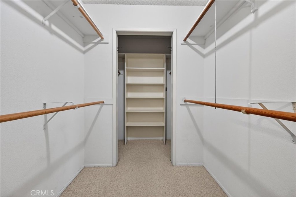 5867 E Club View, Fresno, CA 93727